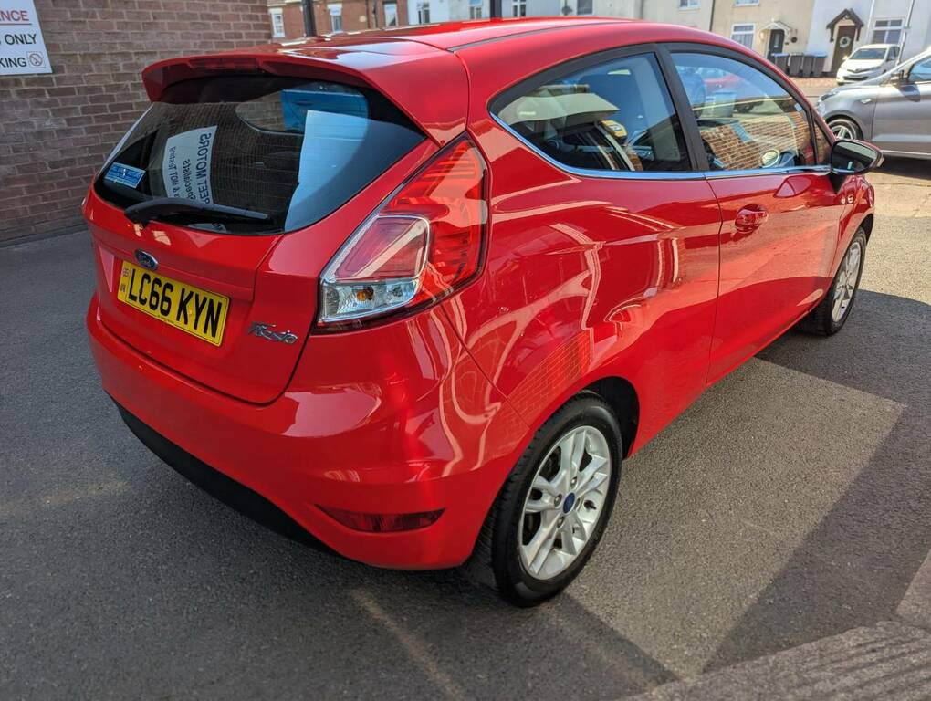 Ford Fiesta 1.25 82 Zetec Red #5