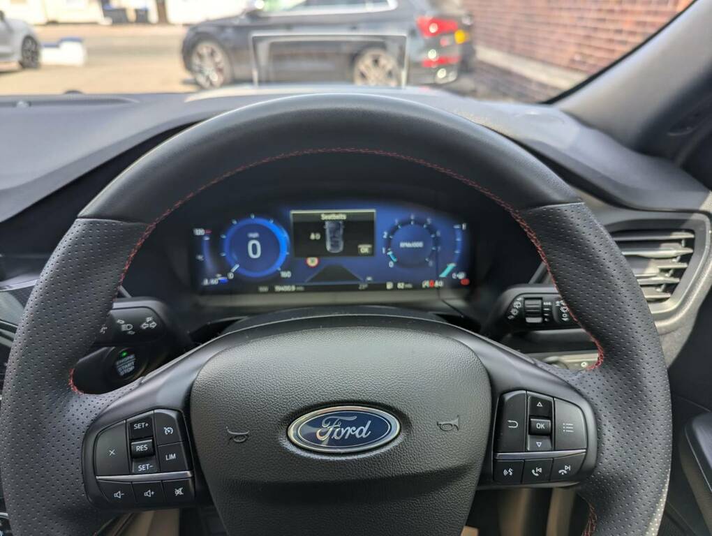 Ford Kuga 1.5 Ecoboost 150 Vignale Black #9