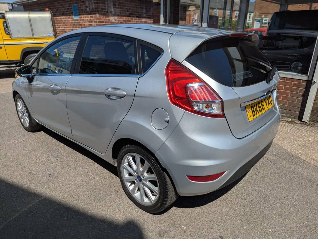 Ford Fiesta 1.5 Tdci Titanium Silver #4
