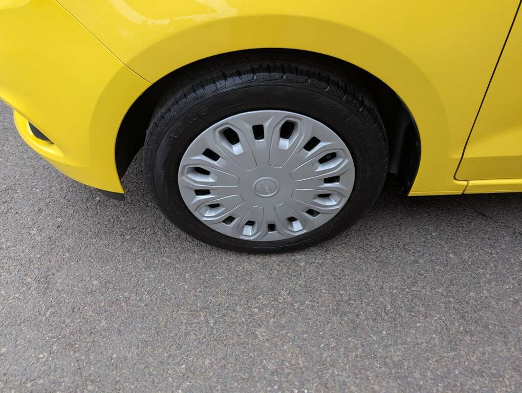 Ford KA+ 1.2 Studio Yellow #6