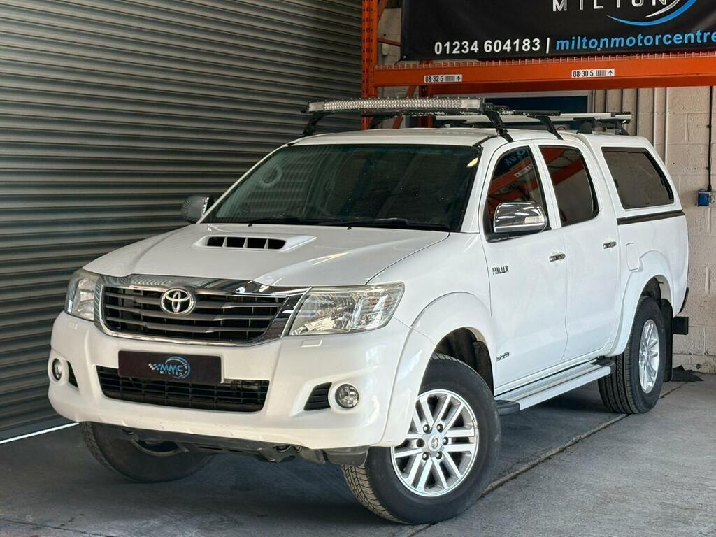 Toyota HILUX Pickup 3.0 D-4d Invincible 4Wd Euro 5 20 YS16NSY White #2