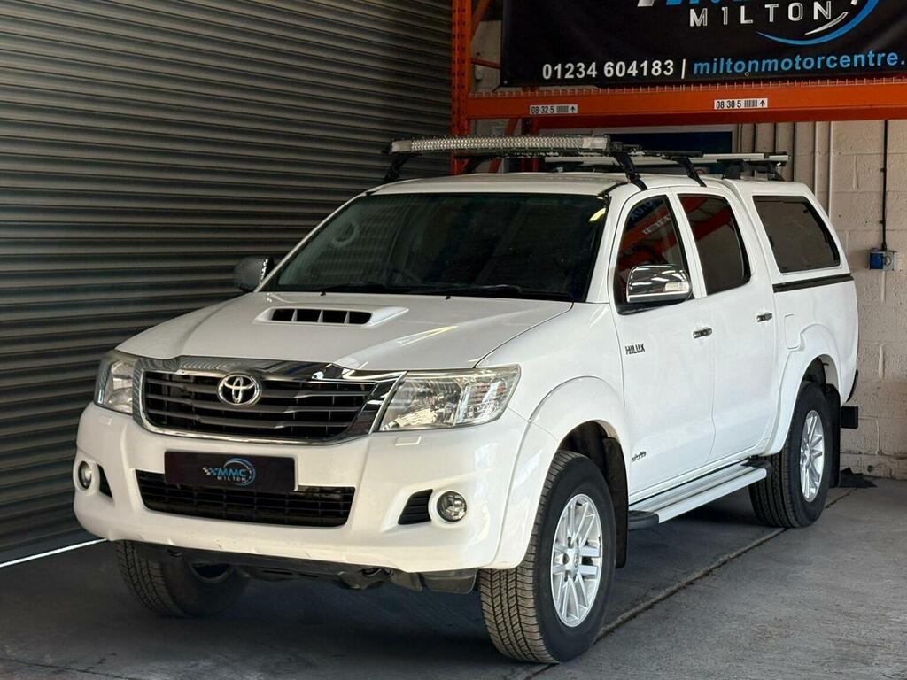 Toyota HILUX Pickup 3.0 D-4d Invincible 4Wd Euro 5 20 YS16NSY White #4