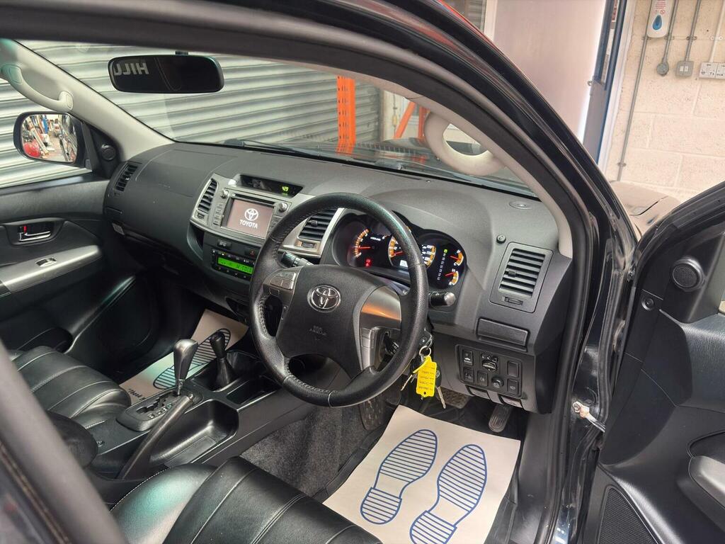 Toyota HILUX Invincible 4X4 D-4d Dcb U15490610 #26
