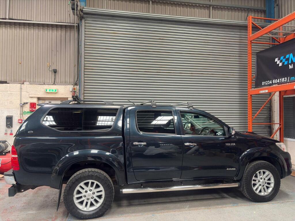 Toyota HILUX Invincible 4X4 D-4d Dcb U15490610 #17