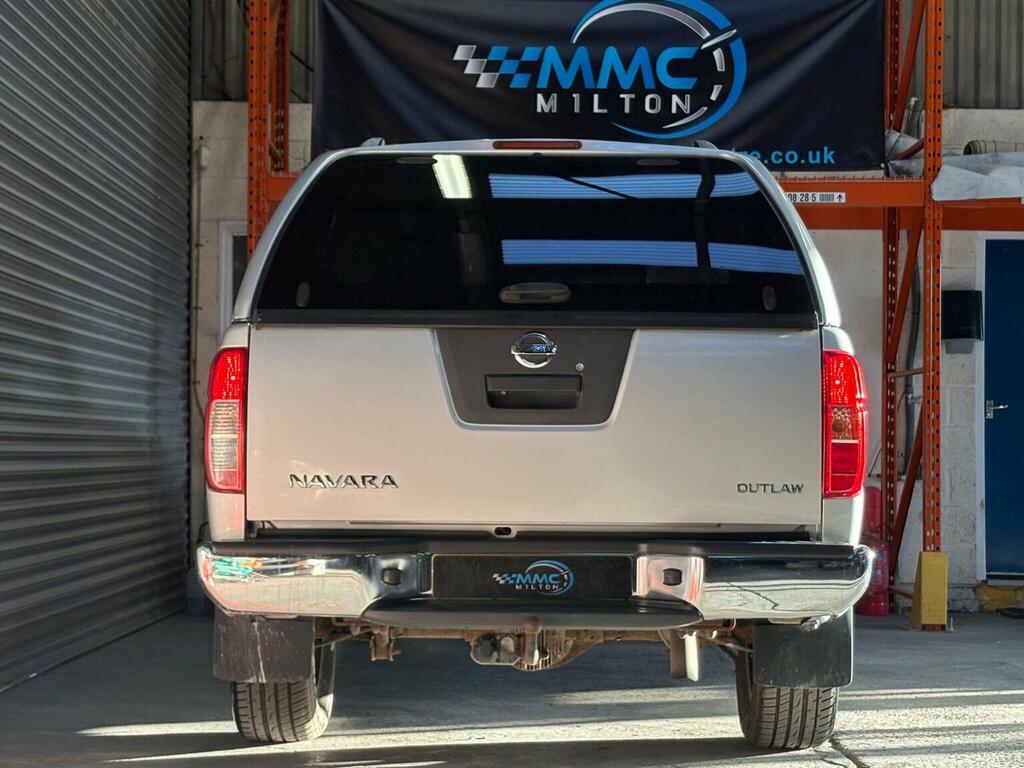 Nissan Navara 2.5 Dci Acenta 4X4 Dcb 169 Bhp Black #9