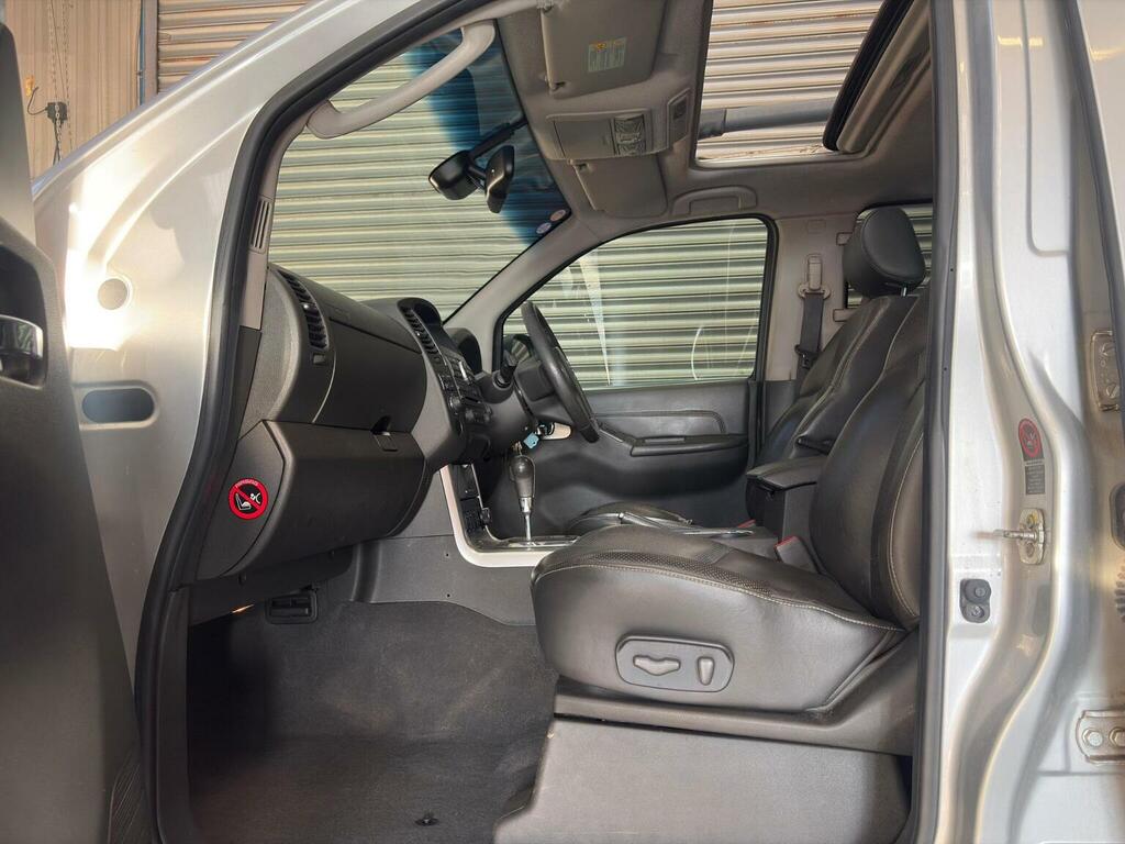 Nissan Navara 2.5 Dci Acenta 4X4 Dcb 169 Bhp Black #40