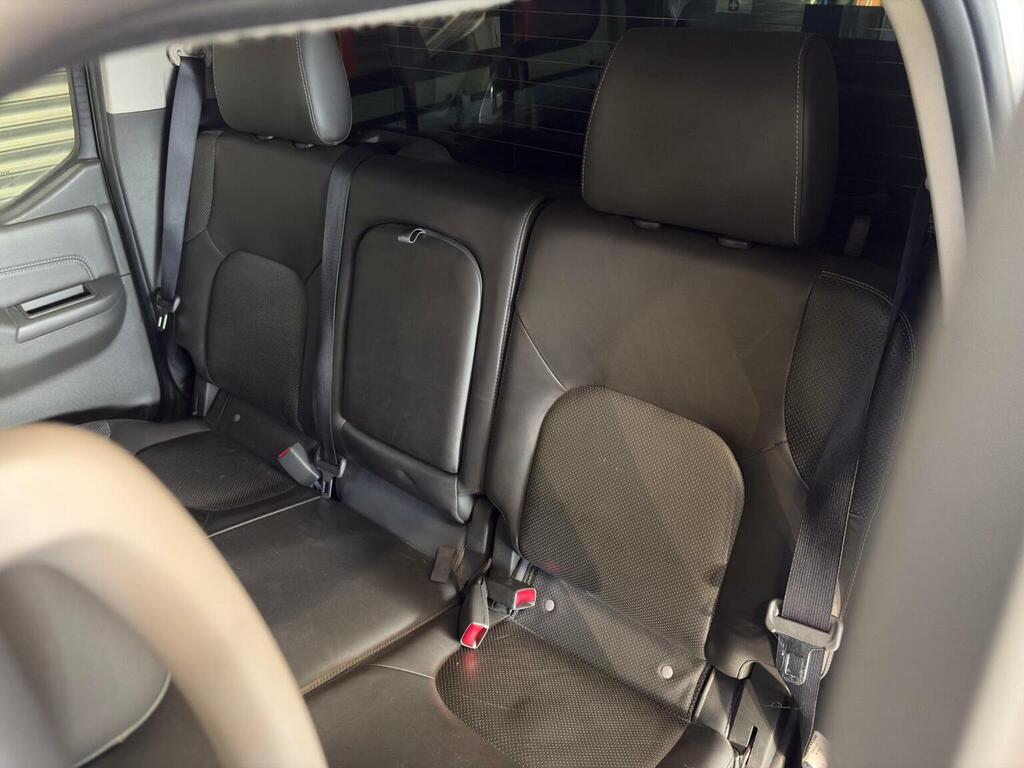 Nissan Navara 2.5 Dci Acenta 4X4 Dcb 169 Bhp Black #31