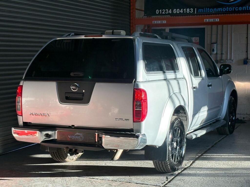 Nissan Navara 2.5 Dci Acenta 4X4 Dcb 169 Bhp Black #11