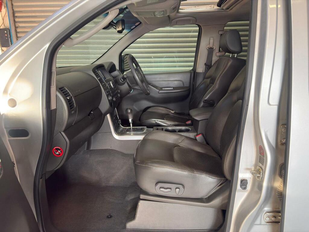 Nissan Navara 2.5 Dci Acenta 4X4 Dcb 169 Bhp Black #36