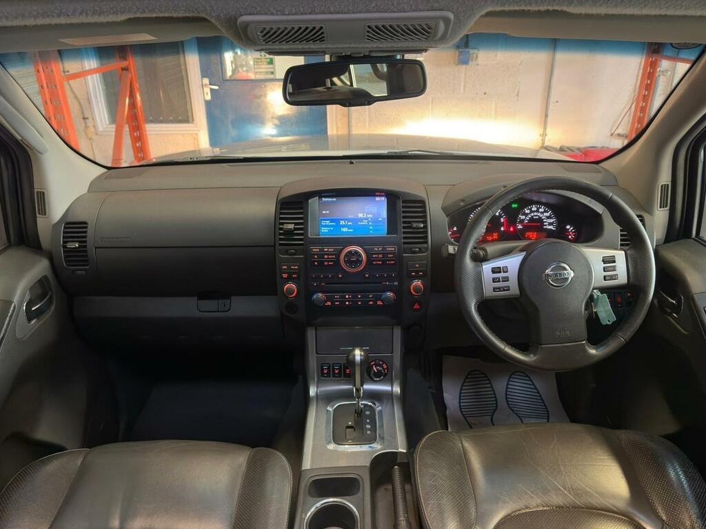 Nissan Navara 2.5 Dci Acenta 4X4 Dcb 169 Bhp Black #46