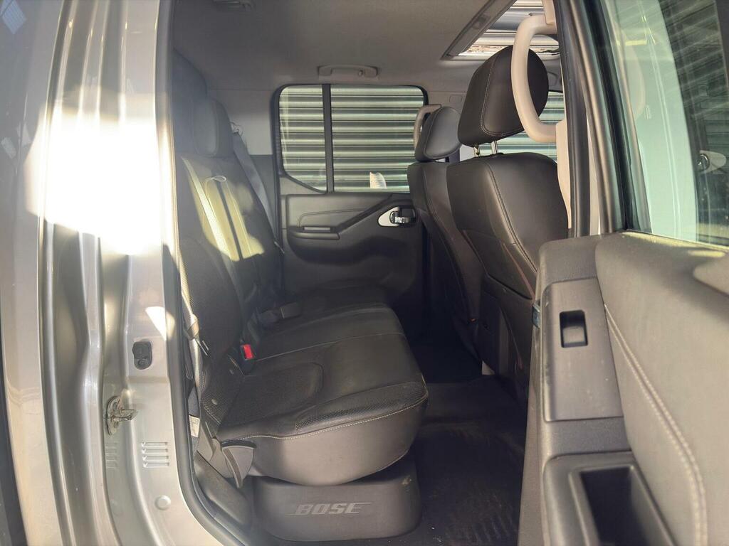 Nissan Navara 2.5 Dci Acenta 4X4 Dcb 169 Bhp Black #32