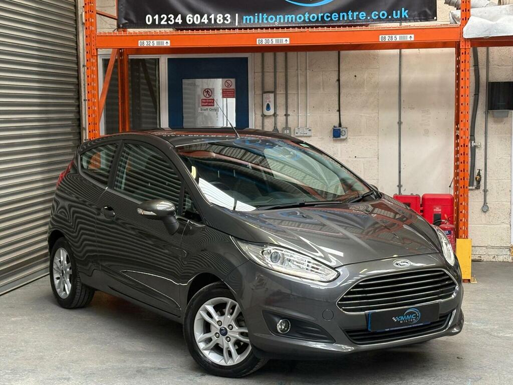 Ford Fiesta Hatchback 1.25 Zetec Euro 6 201565 Grey
