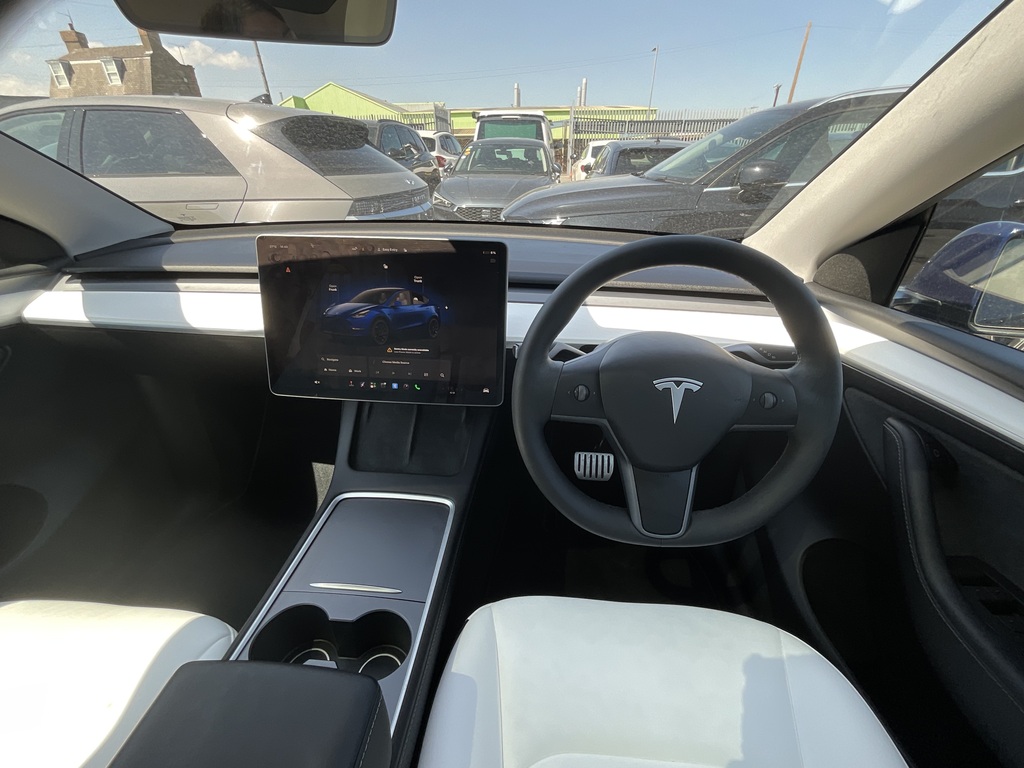 Tesla Model Y Performance Awd Blue