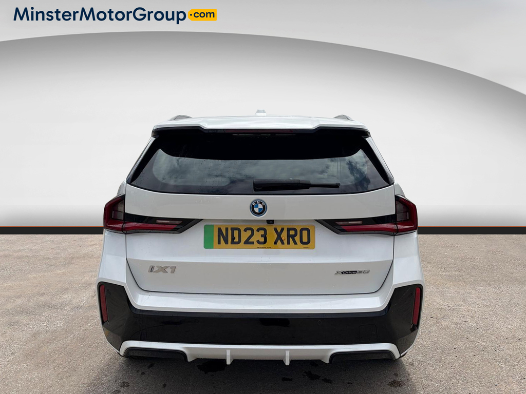 BMW iX1 Xdrive 30 M Sport White #3