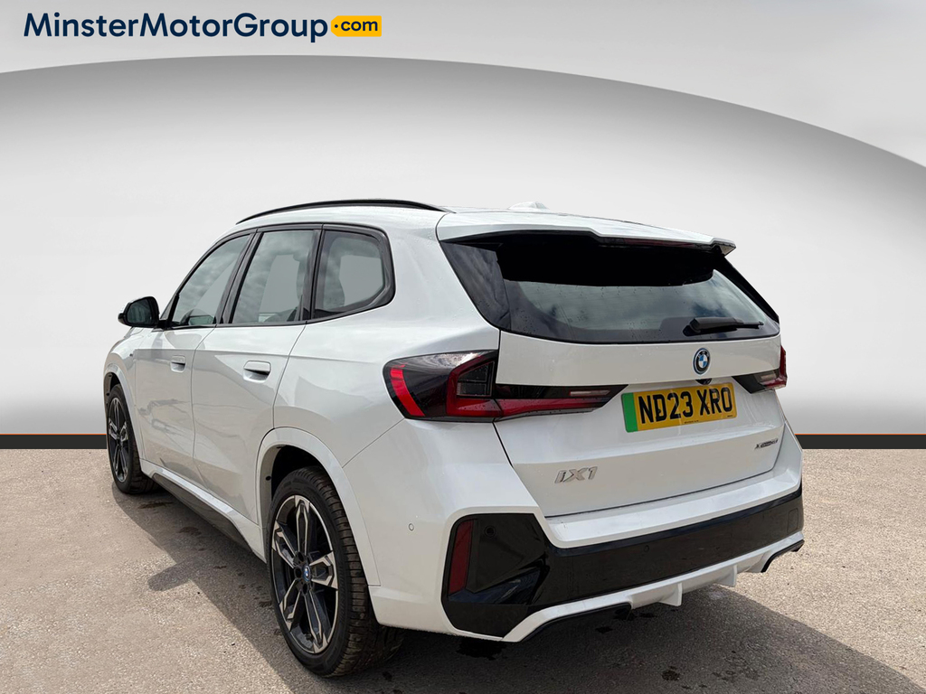 BMW iX1 Xdrive 30 M Sport White #4