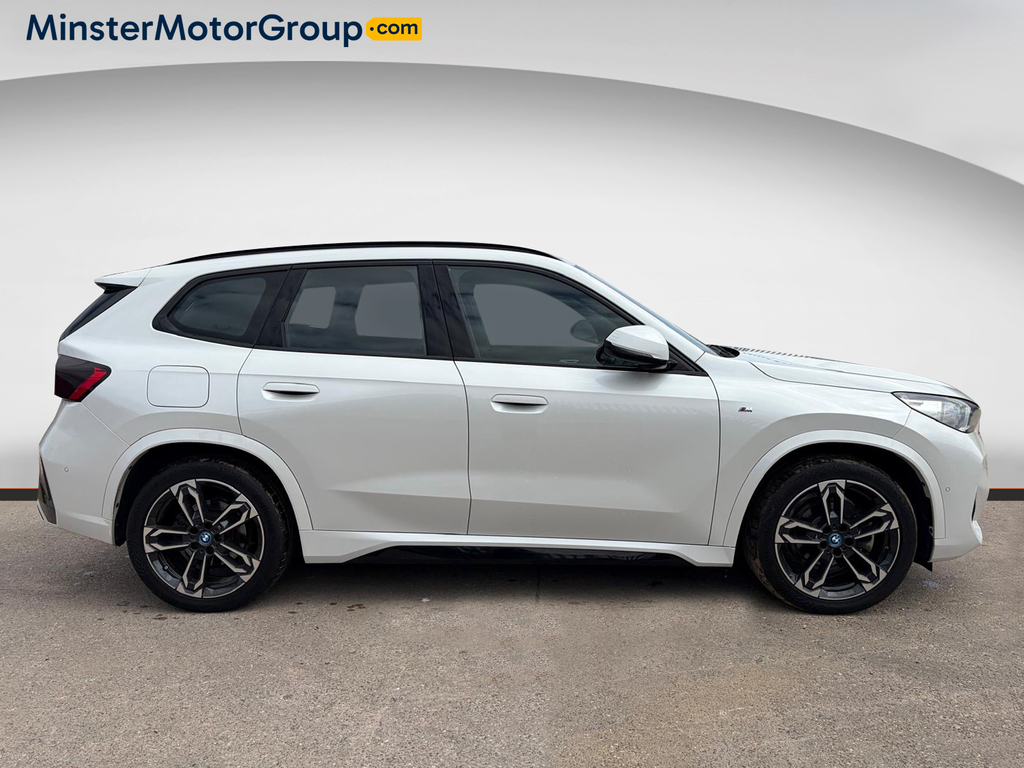 BMW iX1 Xdrive 30 M Sport White #2