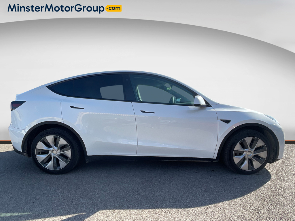 Tesla Model Y Long Range Awd AD72EJZ White #2
