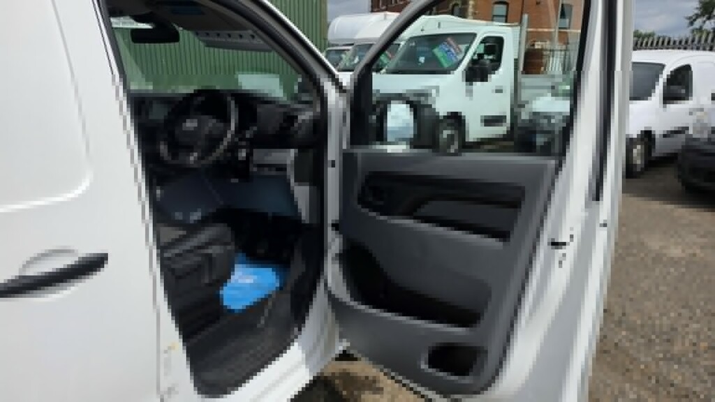 Vauxhall Vivaro 1.6 Cdti 2900 White #10