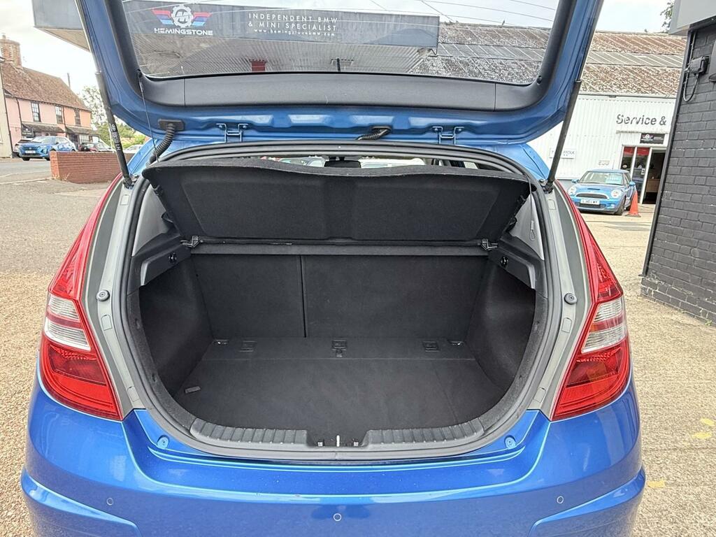 Hyundai I30 1.6 Crdi Style Red #36