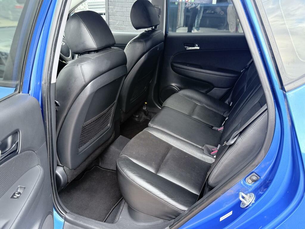 Hyundai I30 1.6 Crdi Style Red #28