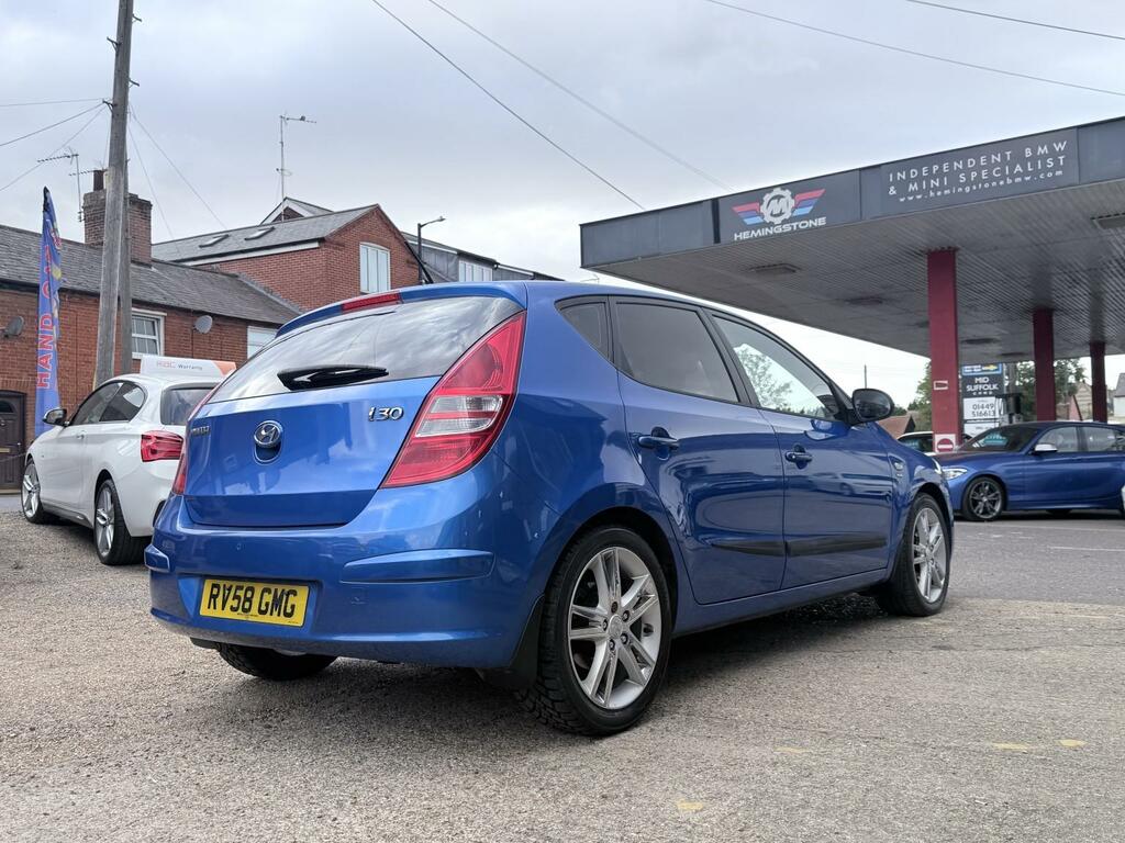 Hyundai I30 1.6 Crdi Style Red #16
