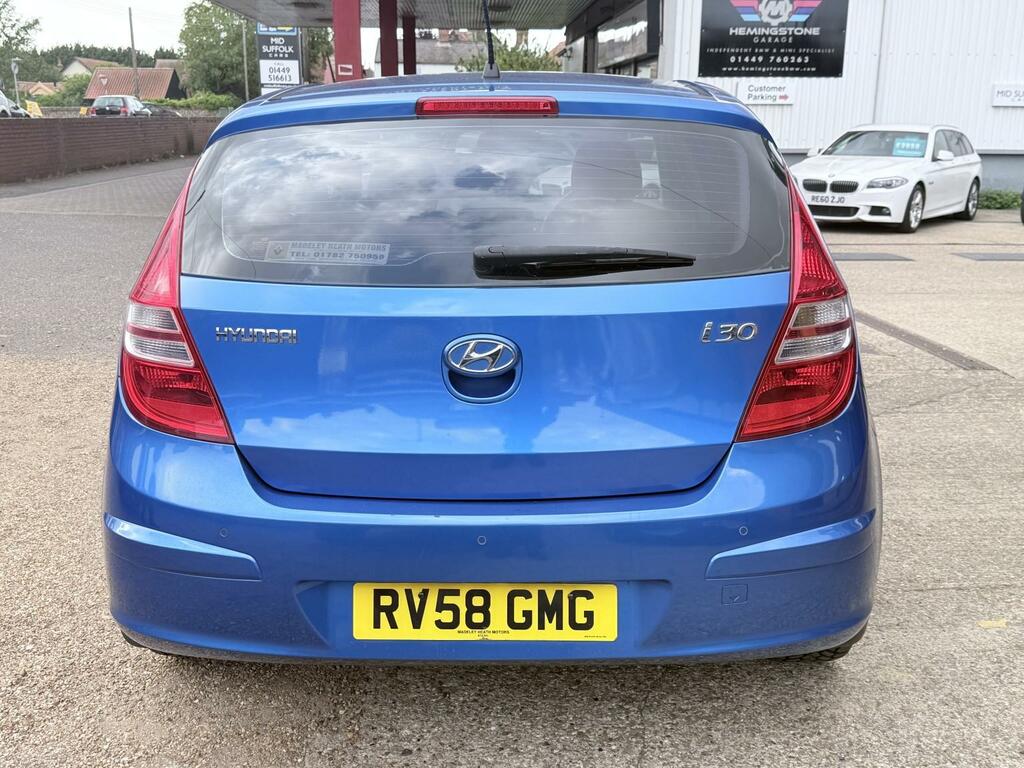 Hyundai I30 1.6 Crdi Style Red #13