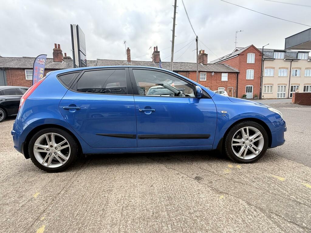 Hyundai I30 1.6 Crdi Style Red #19