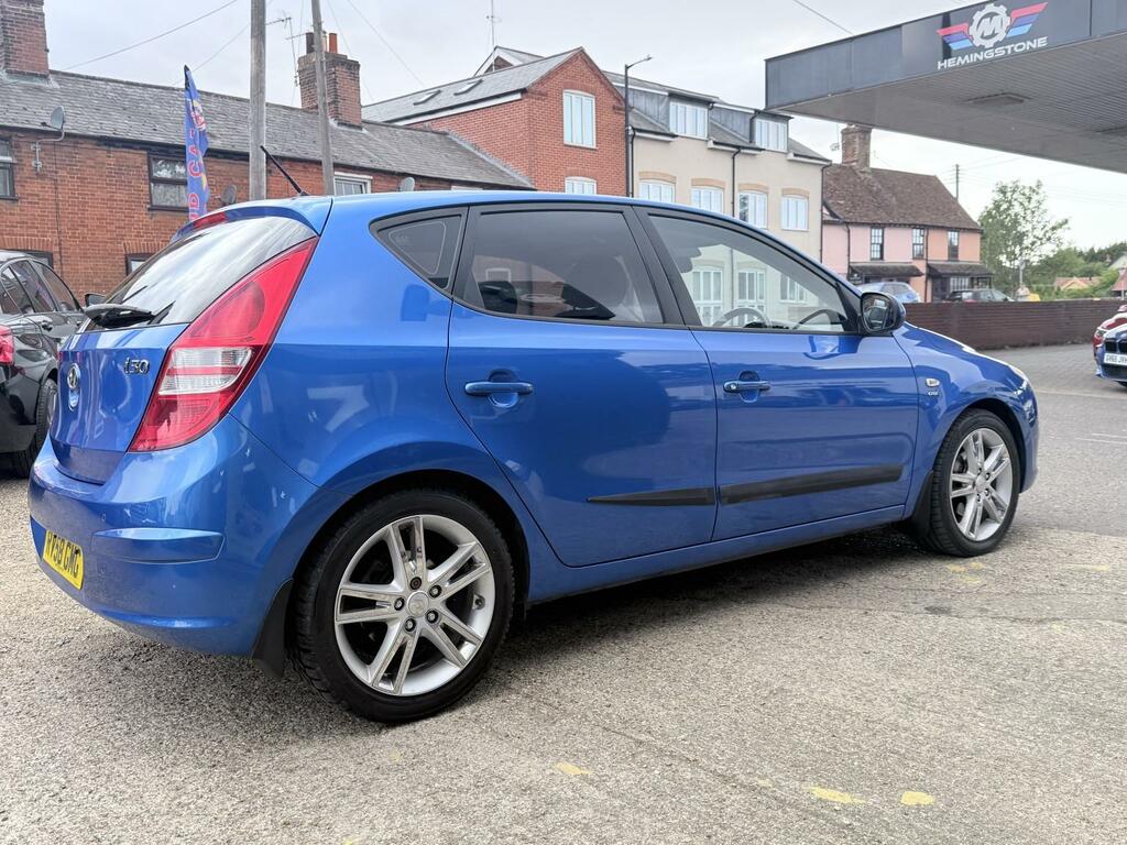 Hyundai I30 1.6 Crdi Style Red #15