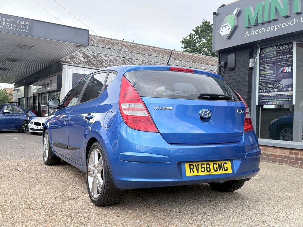 Hyundai I30 1.6 Crdi Style Red #14