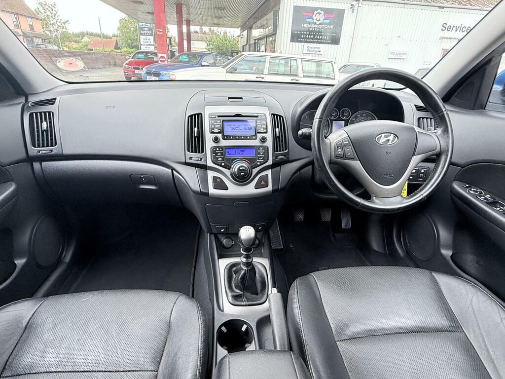 Hyundai I30 1.6 Crdi Style Red #26