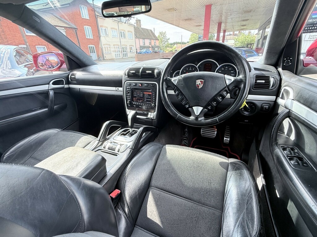 Porsche Cayenne 4.8 Gts Suv Tiptronic S Awd 332 Gkm, Black #45