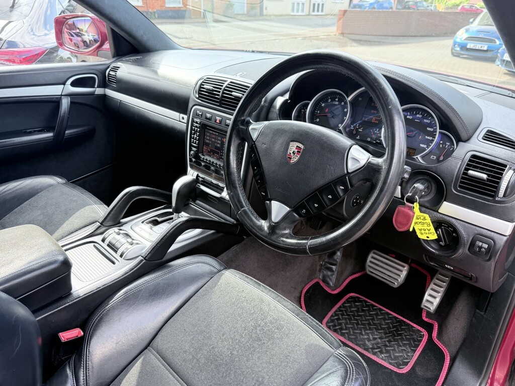Porsche Cayenne 4.8 Gts Suv Tiptronic S Awd 332 Gkm, Black #21