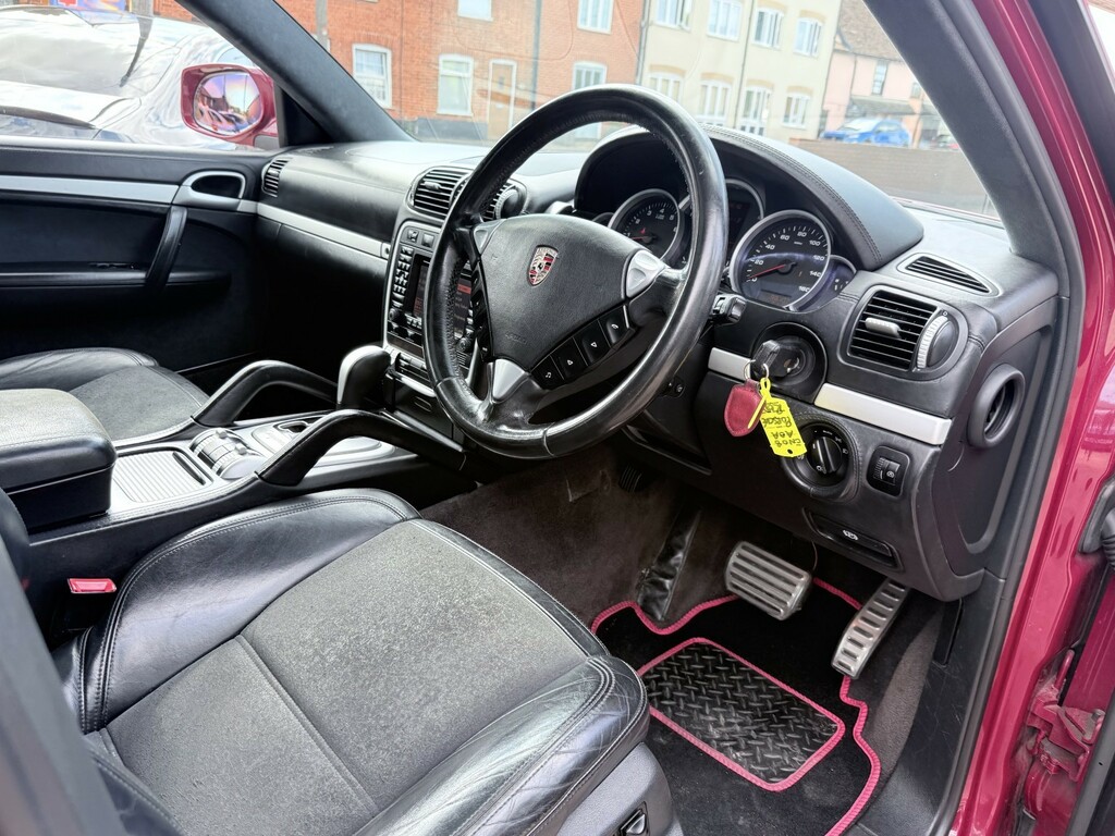 Porsche Cayenne 4.8 Gts Suv Tiptronic S Awd 332 Gkm, Black #22