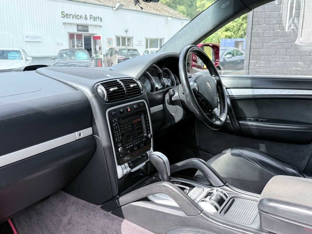 Porsche Cayenne 4.8 Gts Suv Tiptronic S Awd 332 Gkm, Black #60