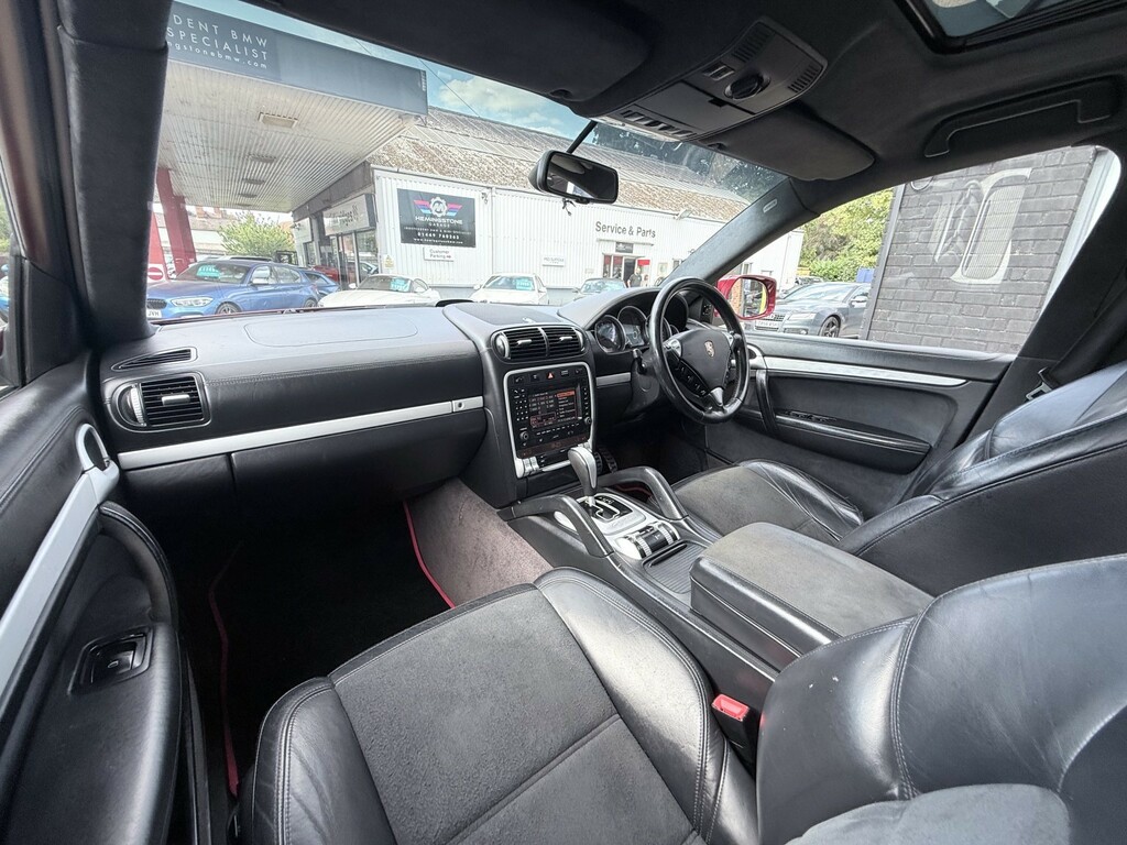 Porsche Cayenne 4.8 Gts Suv Tiptronic S Awd 332 Gkm, Black #56