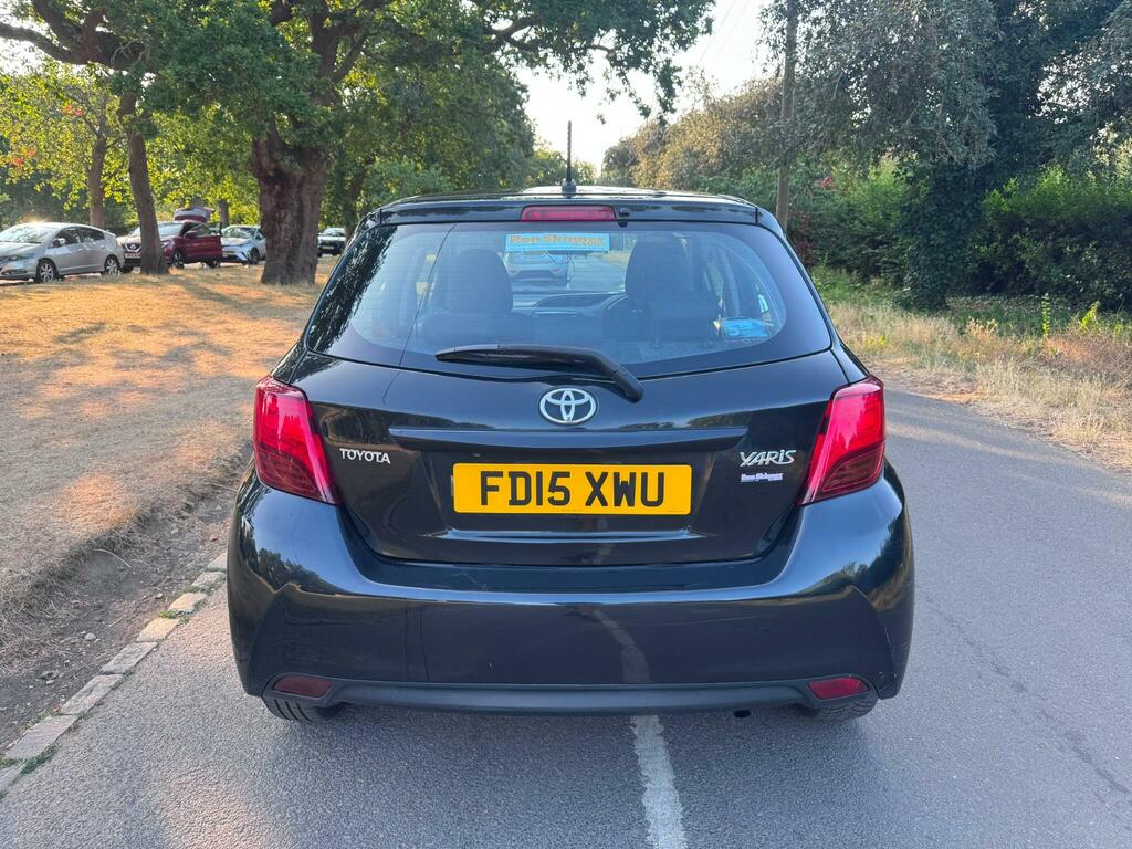 Toyota Yaris Icon Black #6
