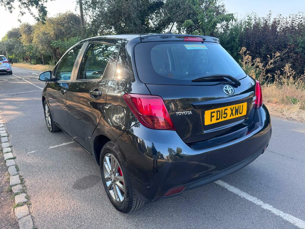 Toyota Yaris Icon Black #5