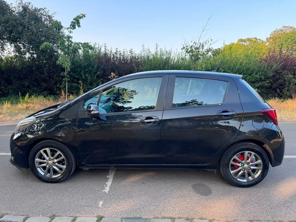 Toyota Yaris Icon Black #4