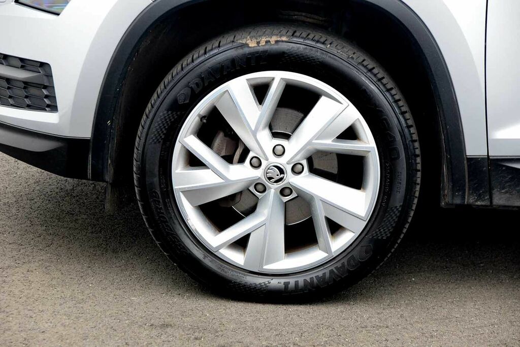 Skoda Kodiaq 2.0 Tdi Edition 4X4 Dsg 7 Seat YL67GVA Silver #5