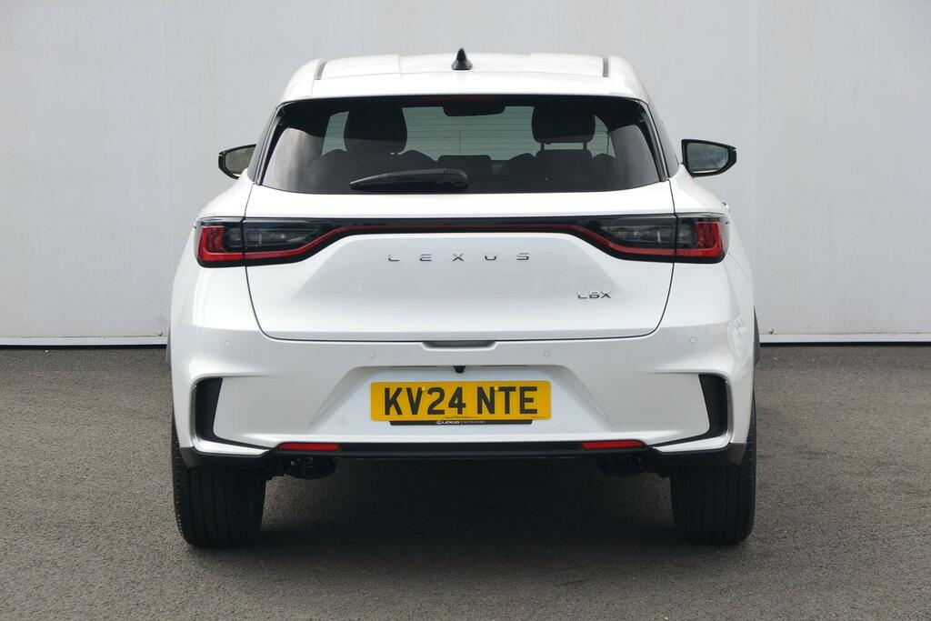 Lexus LBX 1.5 Takumi E-cvt KV24NTE White #4