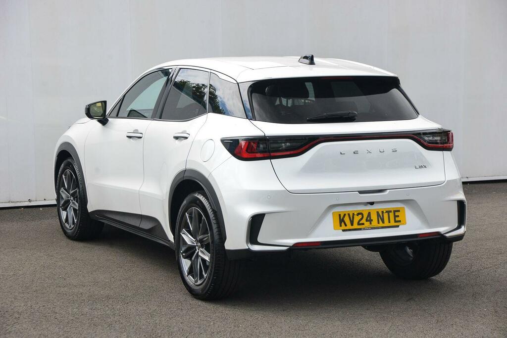Lexus LBX 1.5 Takumi E-cvt KV24NTE White #3