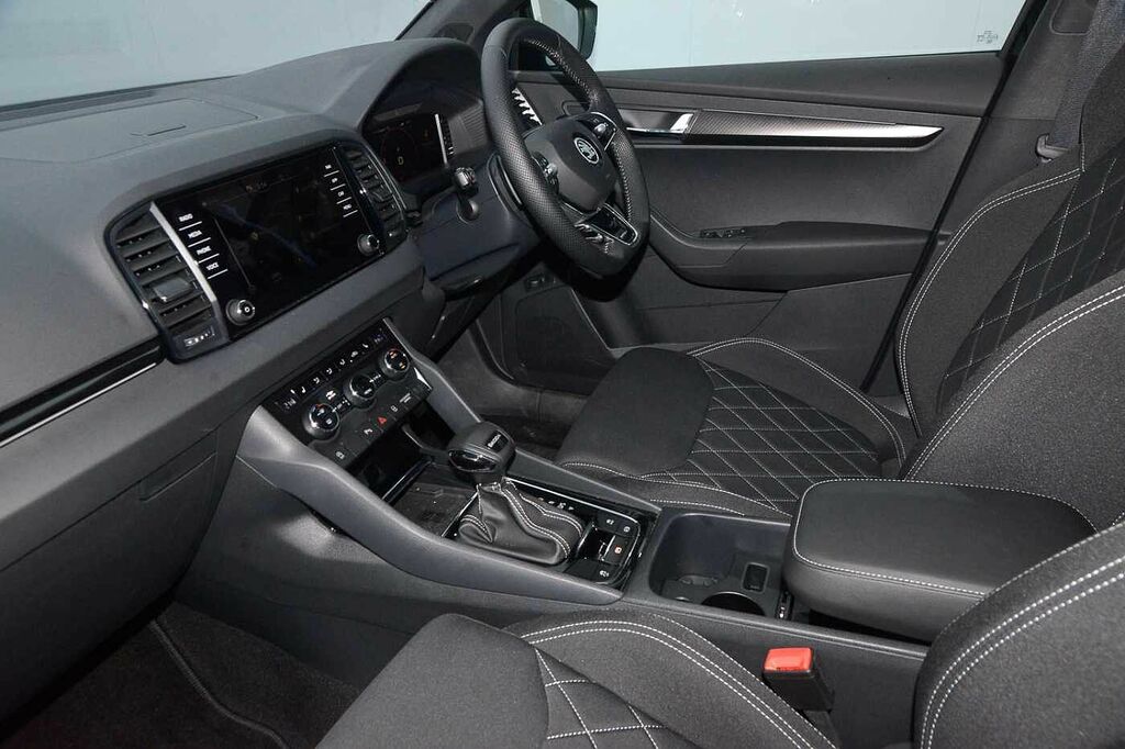 Skoda Karoq 1.5 Tsi Sportline Dsg Black #2
