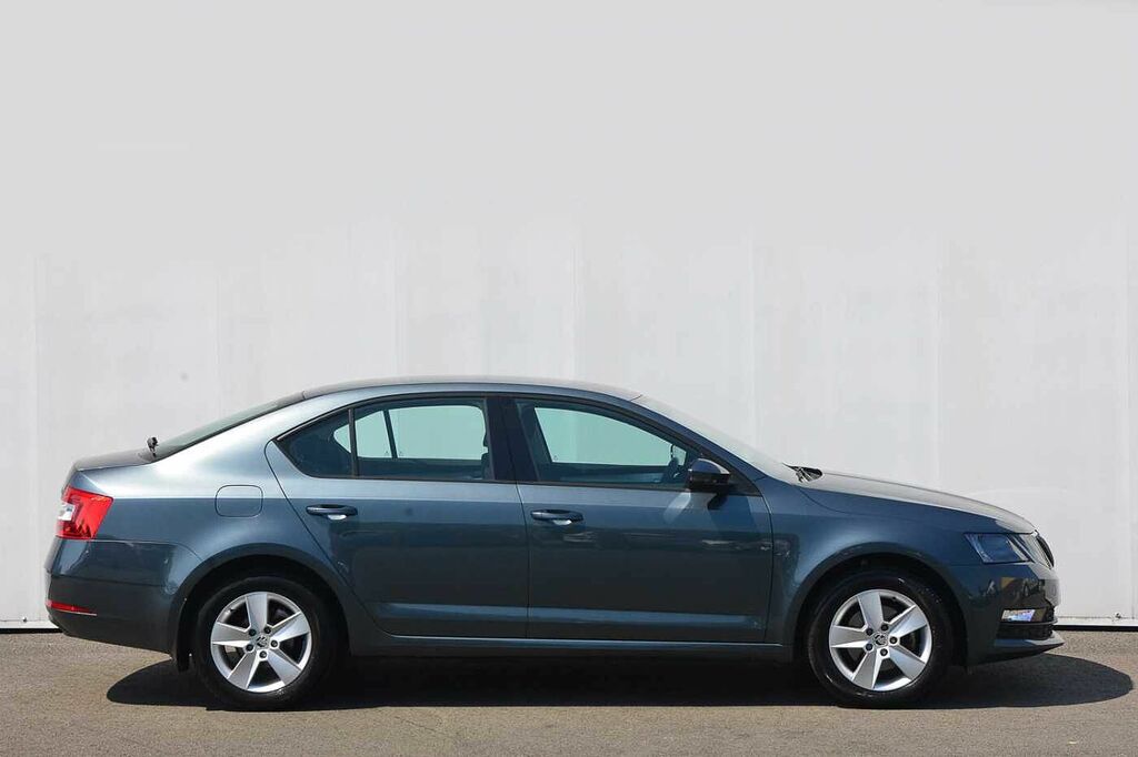Skoda Octavia 1.0 Tsi Se Dsg Grey #4