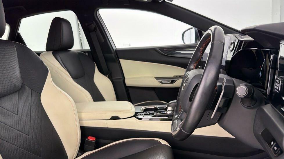Lexus NX 450H 2.5 E-cvt Premium Pack Green #5