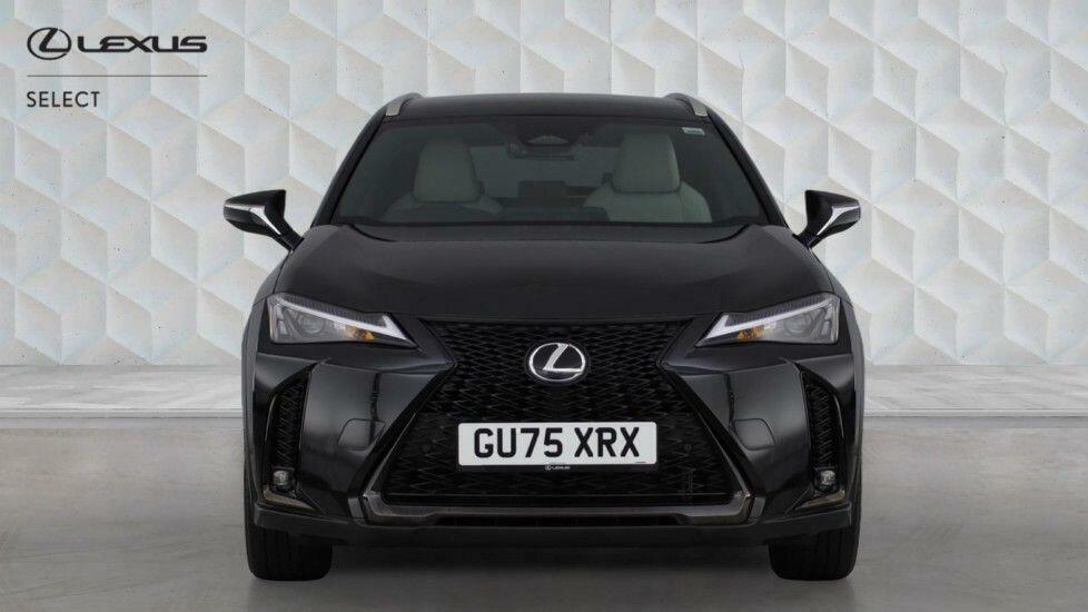 Lexus UX 300H 2.0 F-sport Design Tech Cvt Black #2