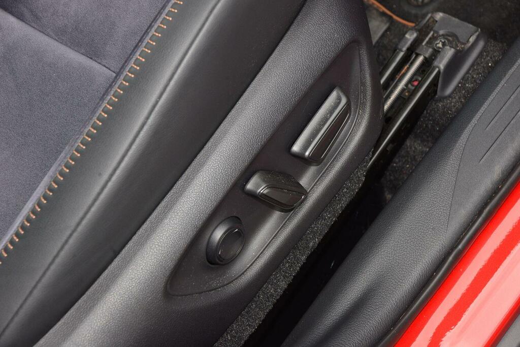 Lexus LBX 1.5 Vvt-ie Premium Plus E-cvt Euro 6 Ss Red #17