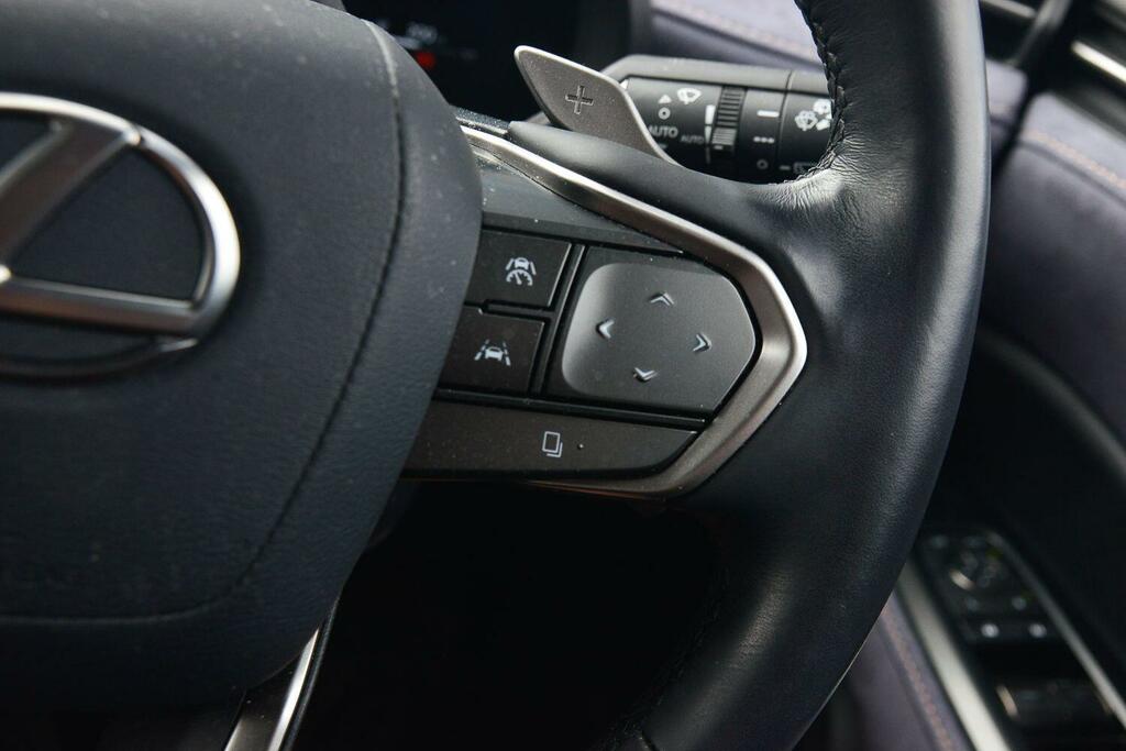 Lexus LBX 1.5 Vvt-ie Premium Plus E-cvt Euro 6 Ss Red #15