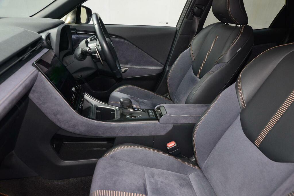 Lexus LBX 1.5 Vvt-ie Premium Plus E-cvt Euro 6 Ss Red #23