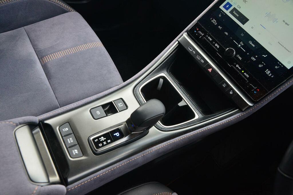 Lexus LBX 1.5 Vvt-ie Premium Plus E-cvt Euro 6 Ss Red #9