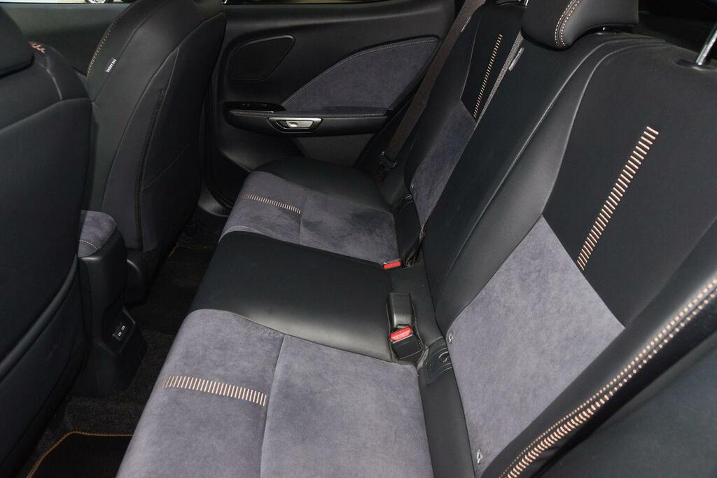 Lexus LBX 1.5 Vvt-ie Premium Plus E-cvt Euro 6 Ss Red #12